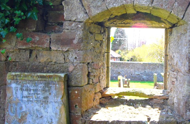d2_04_marykirklandsheadstone