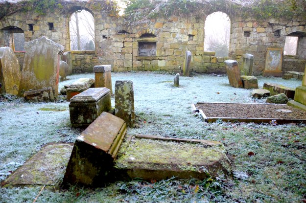 Resting place of Janet Lapraik (foreground)